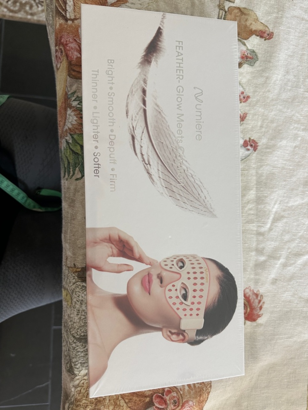 Lumiere White Facial LED Mask with Pink Dot Accents